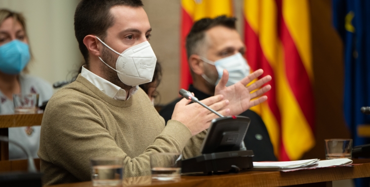 El regidor d'Acció Social, Eloi Cortés, durant el debat | Roger Benet